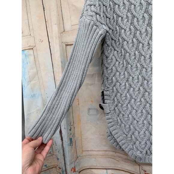 If It Were Me Gray Womans Medium Cable Knit Crowl Neck Sweater - Picture 2 of 8